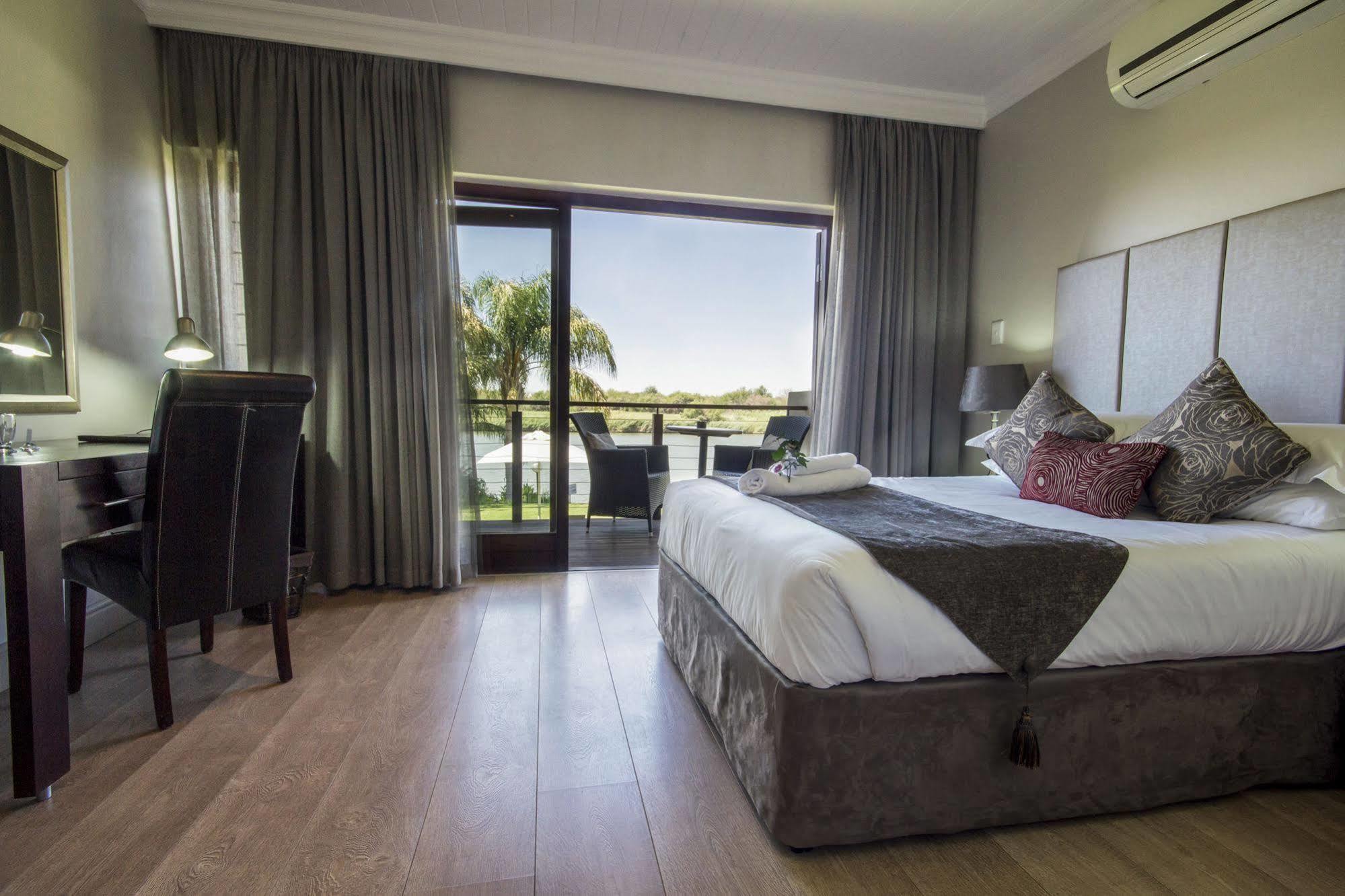 River Place Manor Апингтон Экстерьер фото